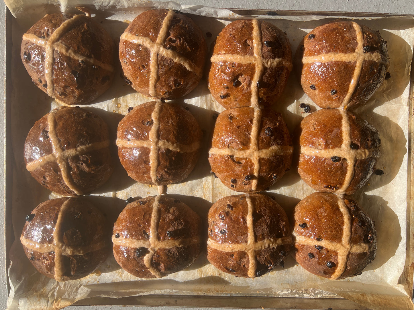 HOT CROSS BUNS 4 PACK -BLACKCURRANT & FIG (ORGANIC GF VEGAN RSF)